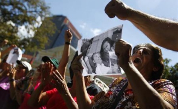Fotos de Chávez doente causam fortes emoções na Venezuela