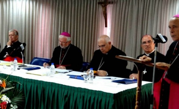 Bispos católicos pedem adiamento das presidenciais