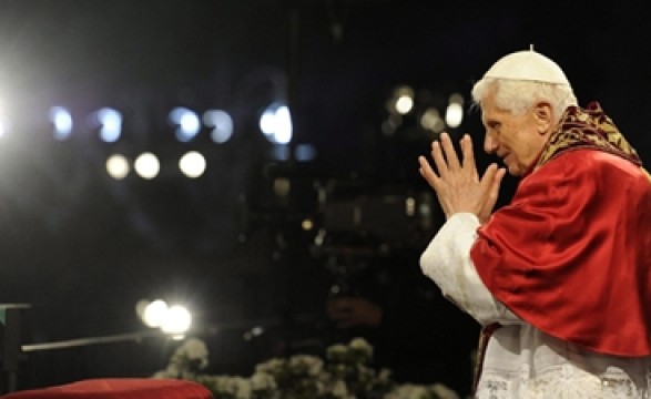 Vaticano: Papa aponta ajuda às famílias como saída para a crise