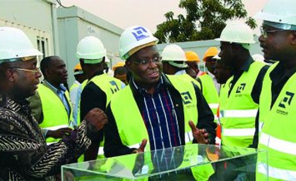 Vice-Presidente da República visita pavilhão Arena de Luanda