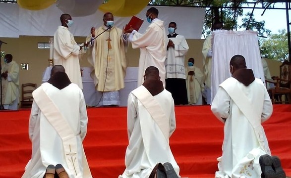 Malanje Ganha primeiro sacerdote da ordem dos Frades Menores