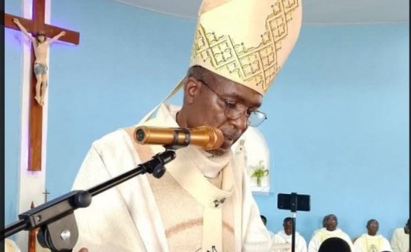 “NINGUÉM SE TORNA PASTOR POR MÉRITO PRÓPRIO; É DEUS QUEM CHAMA”, AFIRMA ARCEBISPO DO LUBANGO NA ORDENAÇÃO DE NOVO SACERDOTE ESPIRITANO