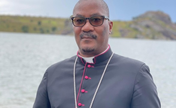DOM MAURÍCIO CAMUTO EXORTA ESCUTEIROS A VIVEREM A FÉ, A HUMILDADE E O ESPÍRITO DE SERVIÇO