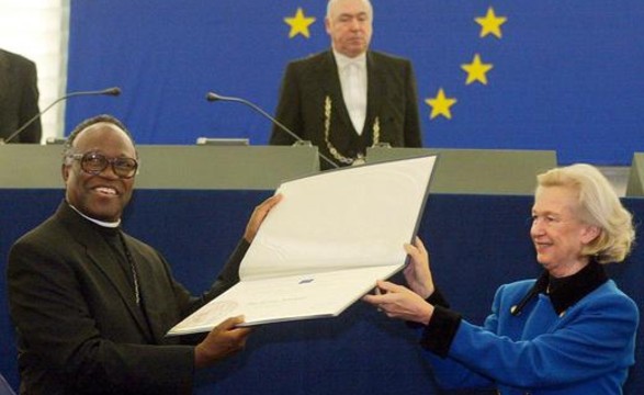 Arcebispo Emérito do Lubango discursa no parlamento Europeu