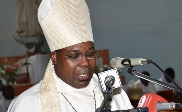 Arcebispo do Huambo adverte jovens sobre propostas enganosas