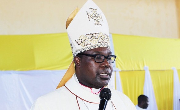 Arcebispo do Huambo adverte fieis para não se deixarem explorar por falsos pastores