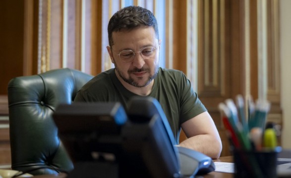 Papa e presidente da Ucrânia falaram ao telefone