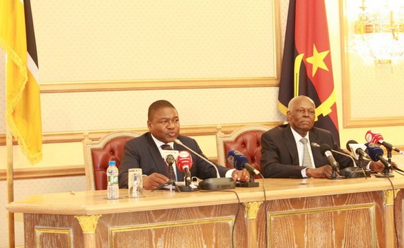  Reforço da cooperação Angola/Moçambique dominou encontro entre dos Santos e Nyusi
