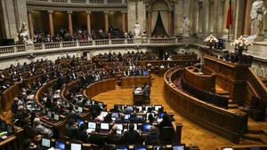 Mais partidos, mais mulheres e mais diversidade no Parlamento Português