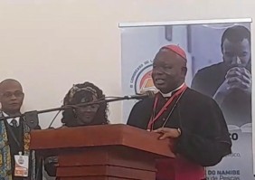 Bispo do Namibe contraria vozes que afirmam que a igreja nada faz para o desenvolvimento do país