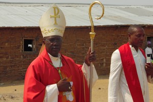 Ninguém se deve sentir dono da igreja, alerta bispo de Menongue