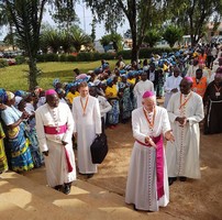 Núncio apostólico participa no simpósio teológico do jubileu da diocese do Uíge