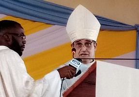 Dom Lazarte exorta cristãos a banirem males que fragilizam a convivência nas comunidades