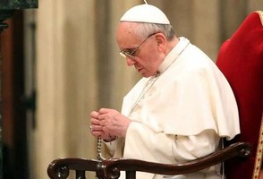 Maria e a oração do Rosário são “expressão da riqueza da misericórdia divina” Papa Francisco