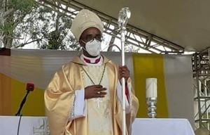 Bispo do Uíge mostra-se descontente com dirigentes que não honram compromisso para com a nação