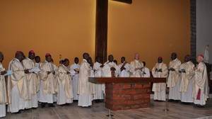 Presidente da CEAST inaugura igreja de santa cruz no Uíge