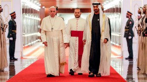 Papa Francisco chega a Abu Dhabi