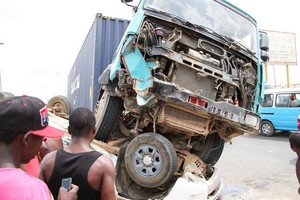 Tragédia em Benguela acidente de viação faz 18 mortos no troço Chongoroi-Katengue
