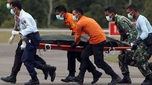 AirAsia. Equipas de resgate já recuperaram 22 corpos