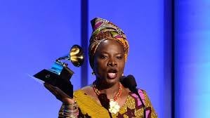 Angélique Kidjo recebe Grammy de World Music