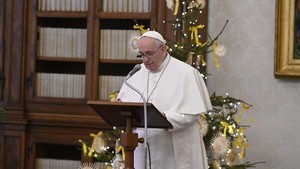 Deus nos acaricia com a sua misericórdia, Papa no Angelus