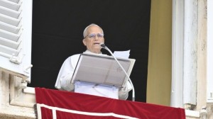 Papa no Angelus: não se pode rezar a Deus como “Pai” e depois ser duro com os outros
