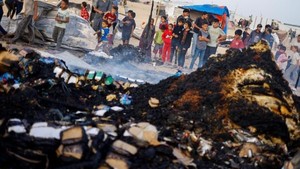 A oração do Papa por Papua Nova Guiné e países em guerra. As crianças sofrem