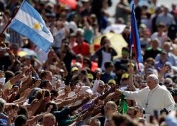 Igreja não é uma ONG, mas família aberta a toda a humanidade 