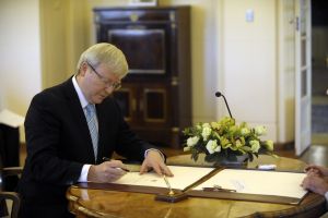 Kevin Rudd presta juramento como primeiro-ministro