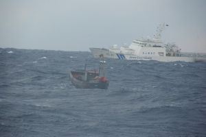 Resgatadas 106 pessoas em naufrágio ao largo da Austrália