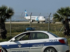 Homem sequestra avião no Egipto e desvia voo para o Chipre