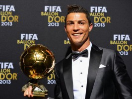 Bola de ouro volta para as mãos de Cristiano Ronaldo