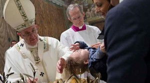 Papa Francisco encerra tempo de natal com baptismo de dezenas de crianças