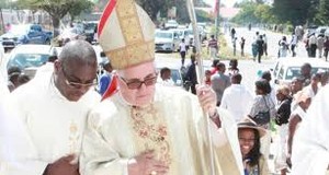 Arquidiocese do Huambo ganha quatro diáconos e um sacerdote