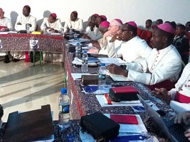 Bispos auscultam comissões e serviços da Igreja
