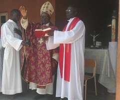 Dom Mário efectua visita pastoral a missão católica de Menongue