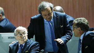 Comité de Ética da FIFA suspende Seph Blatter e Michel Platini