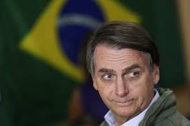 Bolsonaro é alvo de protestos 2 dias após eleição