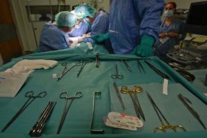 Brasil aprova lei para recrutar médicos estrangeiros
