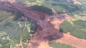 Prosseguem buscas por desaparecidos em Brumadinho 