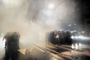 Governo búlgaro demite-se após dez dias de protestos