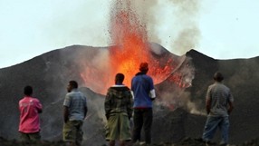 Erupções vulcânicas evoluem para um 