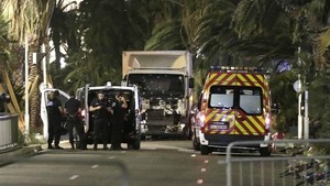 Atentado em Nice: pelo menos 80 mortos e 100 feridos