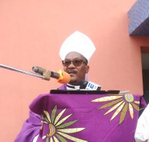 Bispo de Caxito alerta sobre actos que representam a venda da dignidade em troca de bens materiais