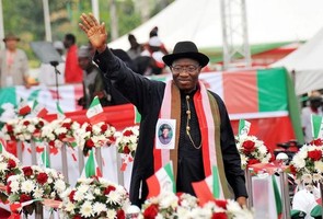 Goodluck Jonathan anuncia recandidatura à presidência da Nigéria