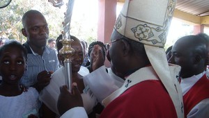 “Cristãos não se devem apegar aos bens matérias para não perderem a santidade” apela Dom Benedito