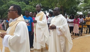 Catequistas de Viana chamados a combater o secularismo no dia a eles dedicado