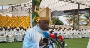Homem de luz e paz, qualidades que definem Dom Alexandre Cardeal do Nascimento homenageado pela igreja angolana