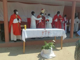Apelos a conversão encerram visita de D. Mbilingi a Paróquia de Nªsrª Fátima do Kuvango