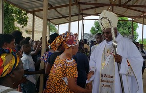 Não se faz vida com guerra, nem liberdade com opressão, adverte bispo de Cabinda